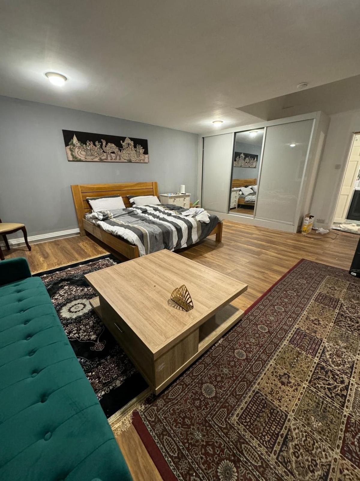 Flat Very Close To Lhr * Staines-upon-Thames